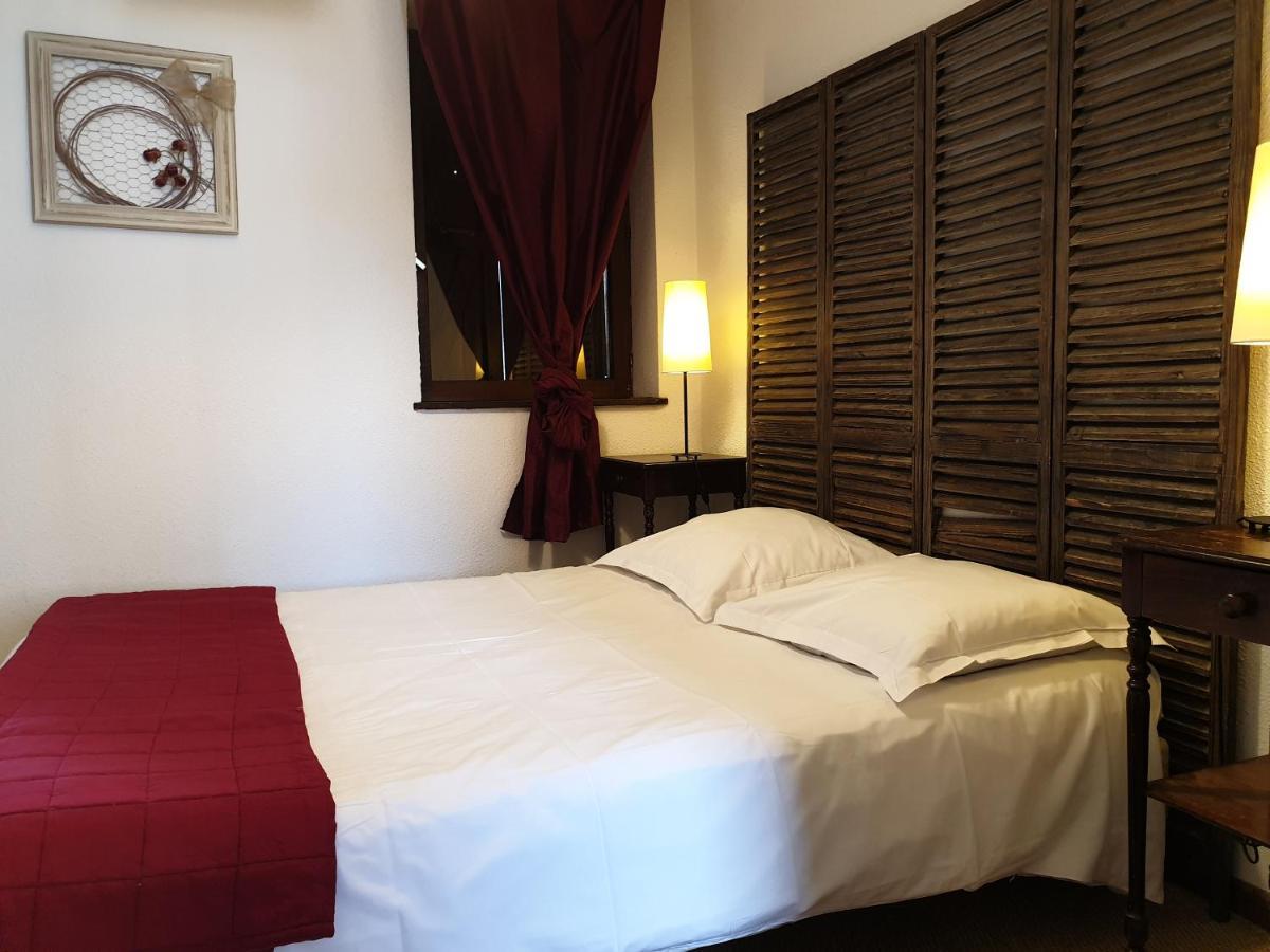 Le Relais Des Dix Crus - Logis Hotel B&B Corcelles-en-Beaujolais Ngoại thất bức ảnh